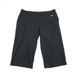 Nike Dri Fit  Black Athletic Crop Capri Pants L